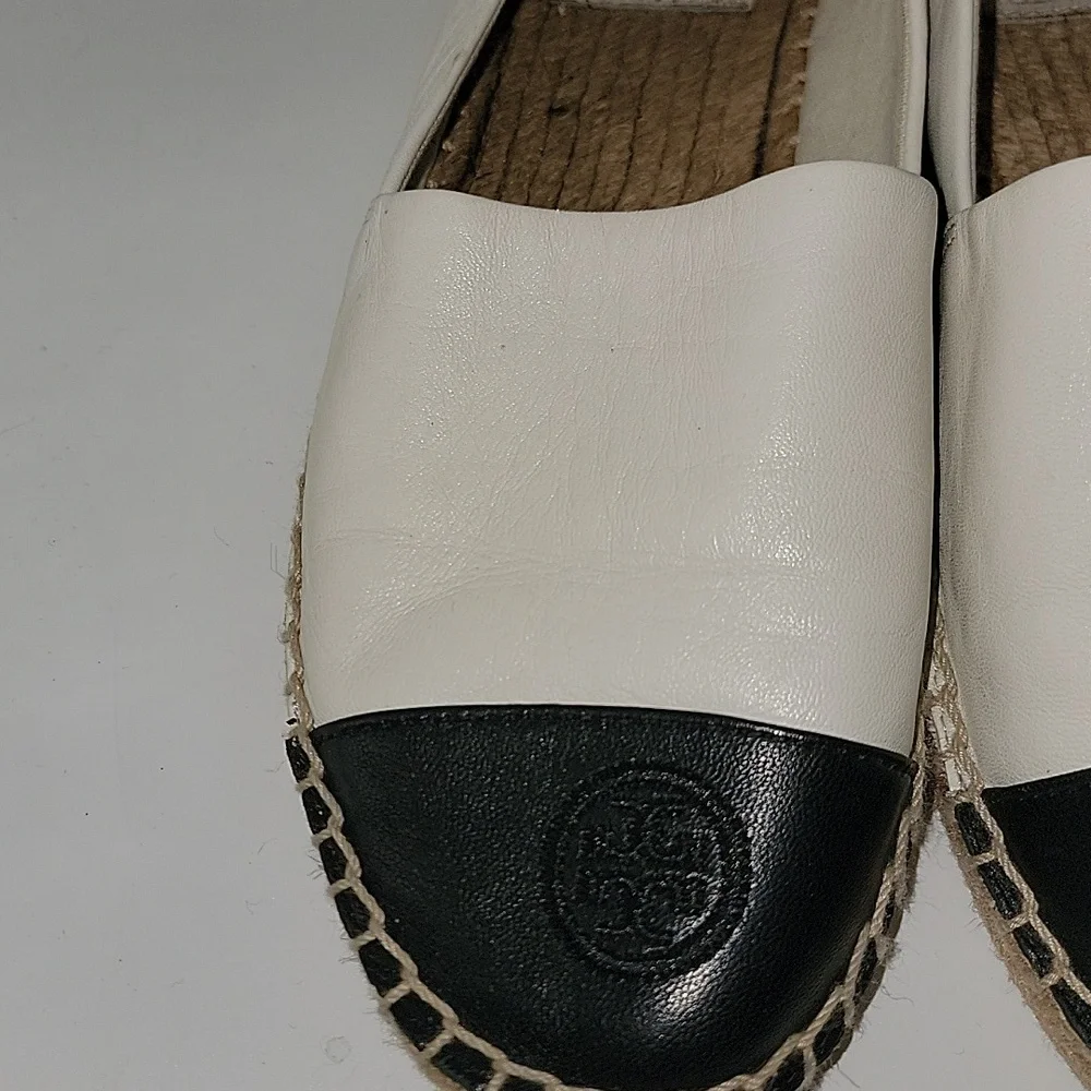 Tory Burch Espadrille, ivory, white/black Size 8